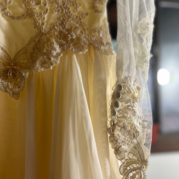 Vintage wedding dress - Picture 4 of 5